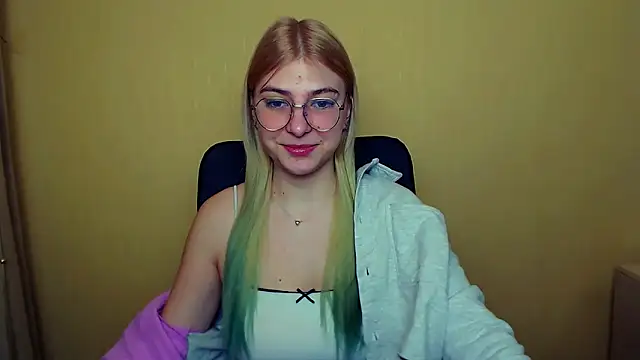 Snapshot of Luna_Lush_ chatting on January 21, 2025, 8:30 am Luna Lush  online show from January 21, 2025, 8:30 am