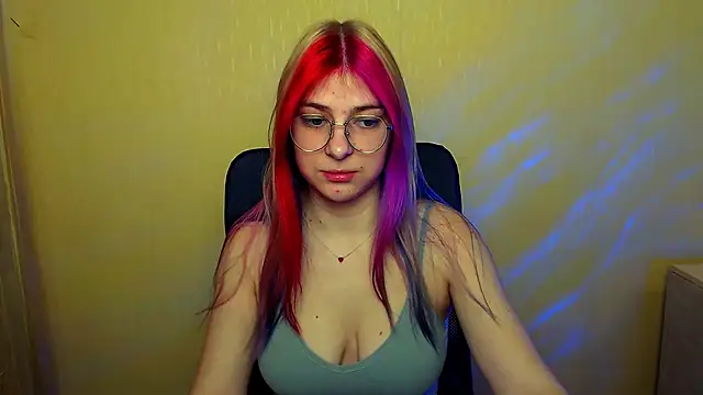 Snapshot of Luna_Lush_ chatting on February 15, 2025, 8:44 am Luna Lush  online show from February 15, 2025, 8:44 am