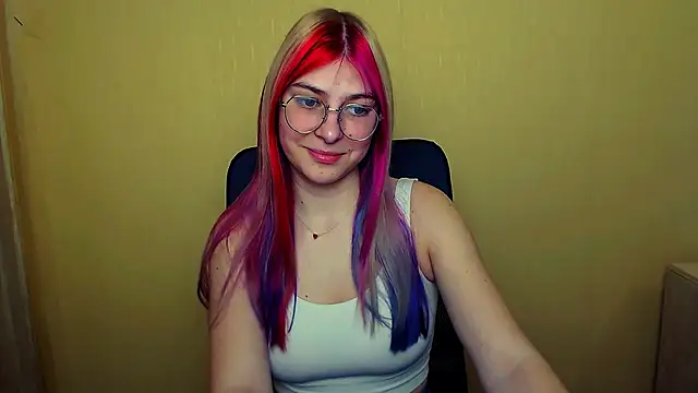 Snapshot of Luna_Lush_ chatting on February 21, 2025, 9:13 am Luna Lush  online show from February 21, 2025, 9:13 am