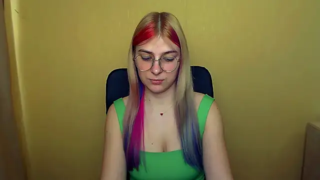 Snapshot of Luna_Lush_ chatting on March 22, 2025, 11:32 am Luna Lush  online show from March 22, 2025, 11:32 am