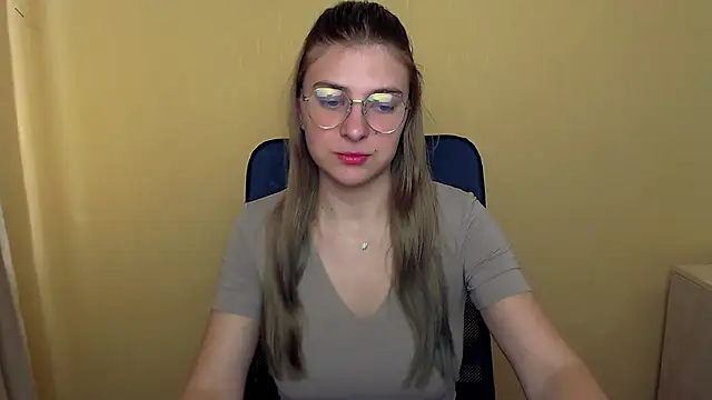 Snapshot of Luna_Lush_ chatting on September 26, 2025, 12:53 pm Luna Lush  online show from September 26, 2025, 12:53 pm