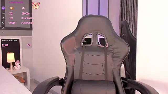 Snapshot of Sarah_cam06 chatting on December 20, 2024, 9:28 pm Sarah cam06 online show from December 20, 2024, 9:28 pm