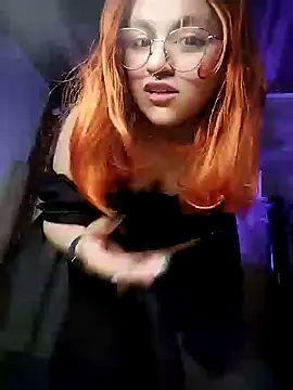 Snapshot of SophiaWeestt99 chatting on January 16, 2025, 4:28 am SophiaWeestt99 online show from January 16, 2025, 4:28 am