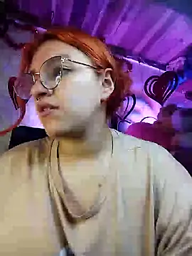 Snapshot of SophiaWeestt99 chatting on February 8, 2025, 1:22 am SophiaWeestt99 online show from February 8, 2025, 1:22 am