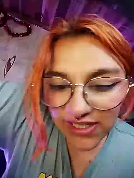 Snapshot of SophiaWeestt99 chatting on February 20, 2025, 4:28 am SophiaWeestt99 online show from February 20, 2025, 4:28 am