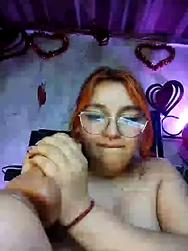 Snapshot of SophiaWeestt99 chatting on February 20, 2025, 7:34 am SophiaWeestt99 online show from February 20, 2025, 7:34 am