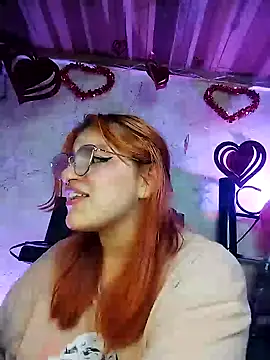 Snapshot of SophiaWeestt99 chatting on February 25, 2025, 4:46 am SophiaWeestt99 online show from February 25, 2025, 4:46 am