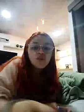 Snapshot of SophiaWeestt99 chatting on March 21, 2025, 1:34 am SophiaWeestt99 online show from March 21, 2025, 1:34 am