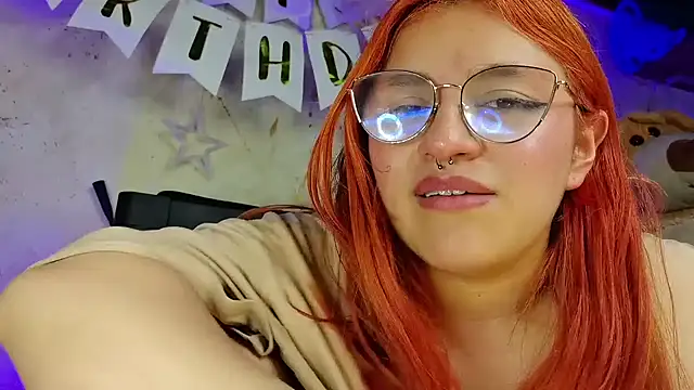 Snapshot of SophiaWeestt99 chatting on March 23, 2025, 8:26 am SophiaWeestt99 online show from March 23, 2025, 8:26 am