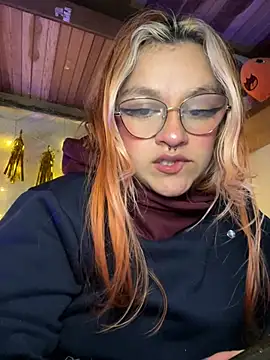 SophiaWeestt99 online show from April 11, 2026, 4:17 am