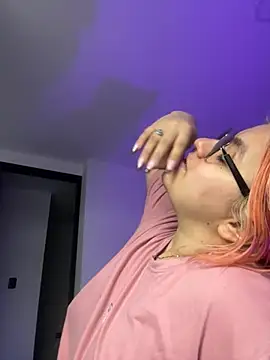 SophiaWeestt99 online show from June 10, 2026, 4:01 am