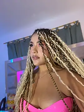 cassyskyle online show from April 12, 2026, 8:03 pm