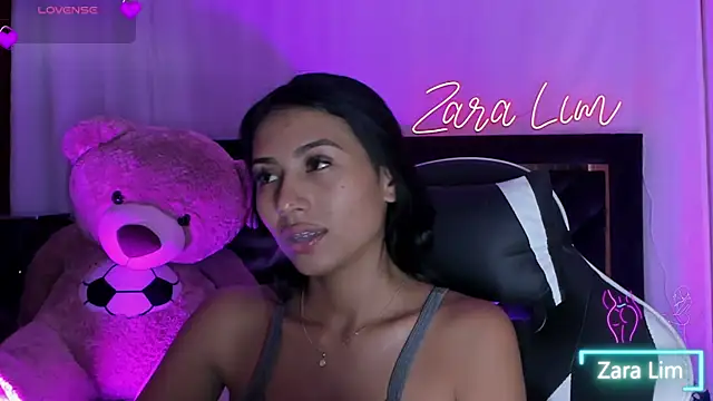 ZaraLim online show from September 26, 2025, 6:56 pm