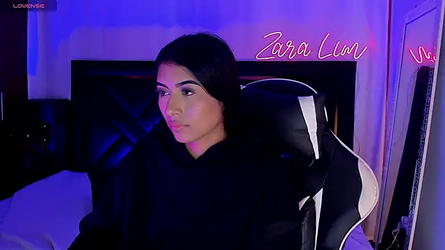 ZaraLim online show from November 16, 2025, 2:17 am