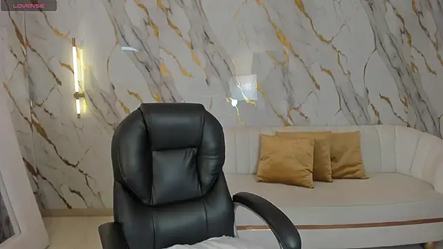 RebeccaHudson online show from September 18, 2025, 7:16 pm