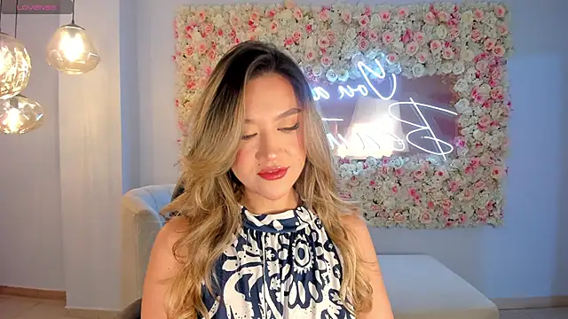 RebeccaHudson online show from October 13, 2025, 6:52 pm