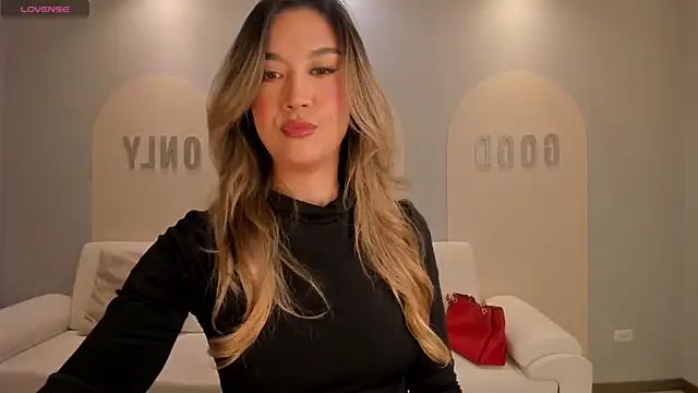 RebeccaHudson online show from November 24, 2025, 7:46 pm