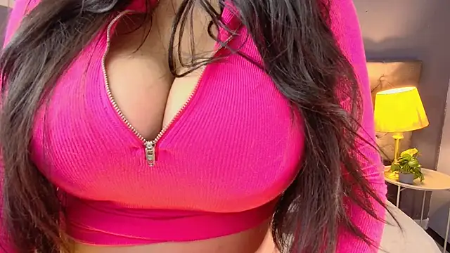 Snapshot of LanaBigTitties chatting on November 3, 2025, 9:16 pm LanaBigTitties online show from November 3, 2025, 9:16 pm