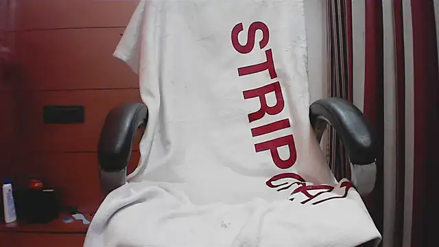 collage hoty online show from December 17, 2025, 4:57 pm