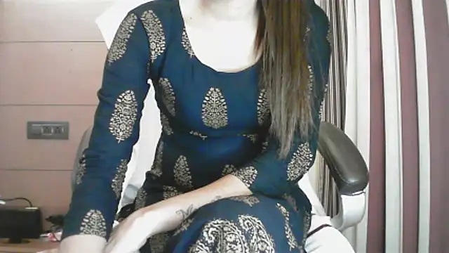 collage hoty online show from December 18, 2025, 4:46 pm