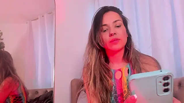camilawm19 online show from December 11, 2024, 1:17 pm