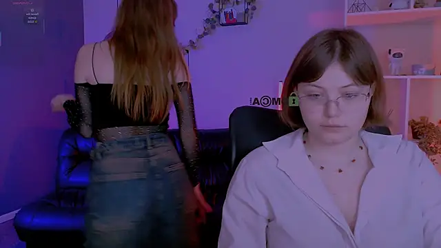 nikole kitt online show from April 28, 2026, 7:19 pm
