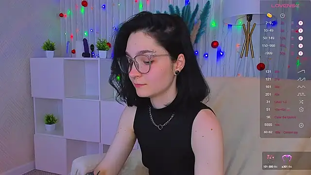 Snapshot of Luna-Moon chatting on December 10, 2024, 2:28 pm Luna-Moon online show from December 10, 2024, 2:28 pm