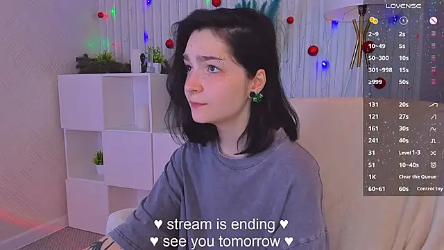 Snapshot of Luna-Moon chatting on December 27, 2024, 2:43 pm Luna-Moon online show from December 27, 2024, 2:43 pm