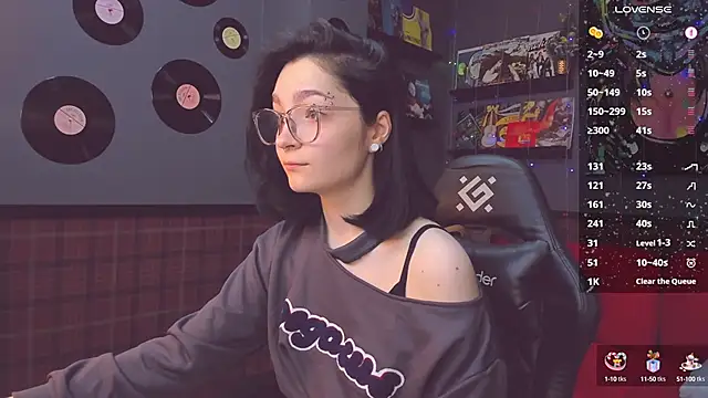 Snapshot of Luna-Moon chatting on December 31, 2024, 12:43 am Luna-Moon online show from December 31, 2024, 12:43 am