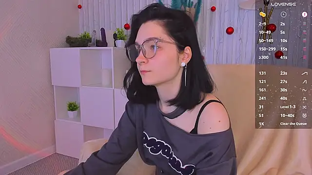 Snapshot of Luna-Moon chatting on January 5, 2025, 11:15 am Luna-Moon online show from January 5, 2025, 11:15 am
