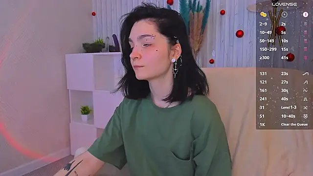 Snapshot of Luna-Moon chatting on January 6, 2025, 8:14 am Luna-Moon online show from January 6, 2025, 8:14 am