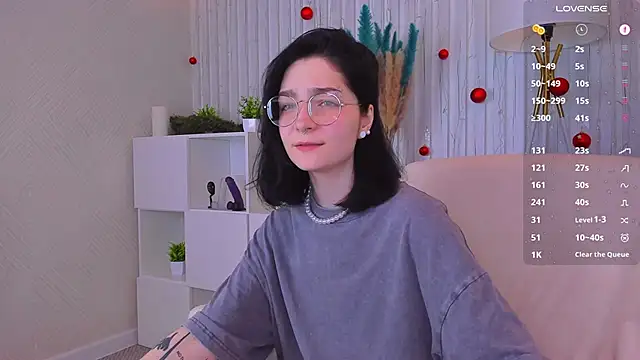 Snapshot of Luna-Moon chatting on January 10, 2025, 8:18 am Luna-Moon online show from January 10, 2025, 8:18 am