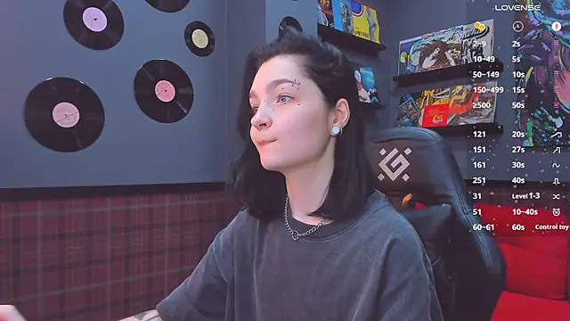 Snapshot of Luna-Moon chatting on February 10, 2025, 7:58 am Luna-Moon online show from February 10, 2025, 7:58 am