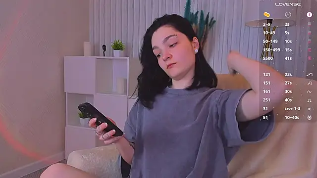Snapshot of Luna-Moon chatting on February 11, 2025, 7:54 am Luna-Moon online show from February 11, 2025, 7:54 am