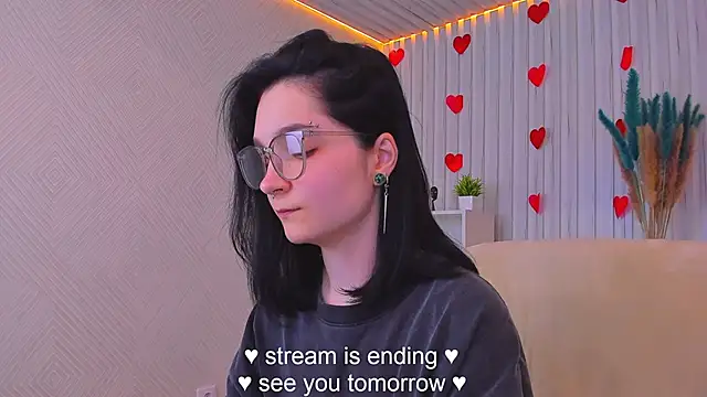 Snapshot of Luna-Moon chatting on March 17, 2025, 2:12 pm Luna-Moon online show from March 17, 2025, 2:12 pm
