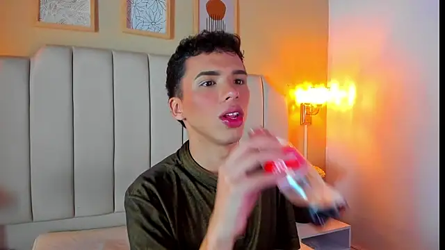 SEANTROYY online show from September 20, 2025, 4:24 am