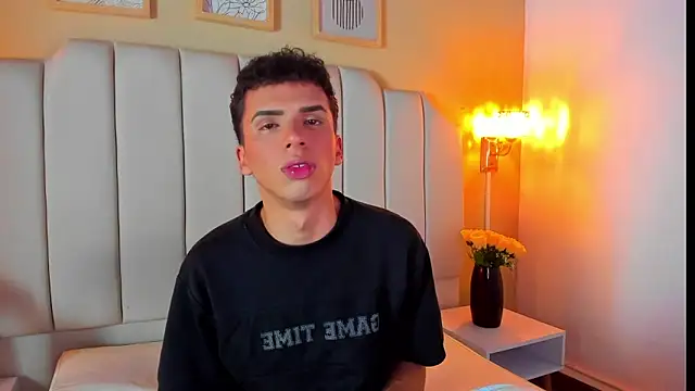 SEANTROYY online show from September 22, 2025, 4:03 am