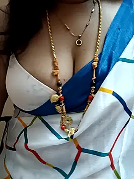 gaurika18 online show from February 3, 2025, 3:17 pm