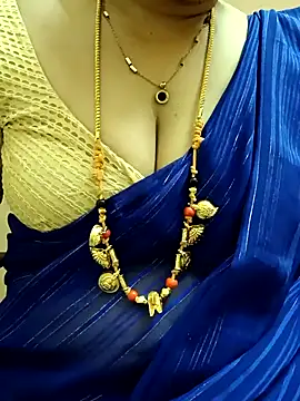 gaurika18 online show from February 5, 2025, 1:54 pm