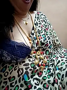 gaurika18 online show from February 13, 2025, 6:59 pm
