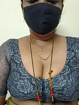 Snapshot of gaurika18 chatting on September 18, 2025, 1:24 pm gaurika18 online show from September 18, 2025, 1:24 pm