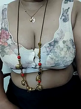 Snapshot of gaurika18 chatting on October 4, 2025, 2:20 am gaurika18 online show from October 4, 2025, 2:20 am