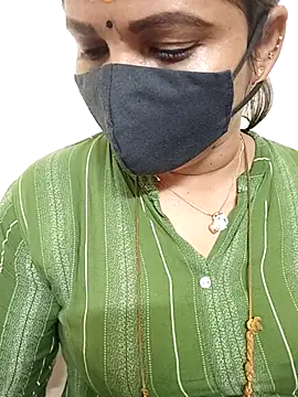 Snapshot of gaurika18 chatting on October 9, 2025, 12:58 pm gaurika18 online show from October 9, 2025, 12:58 pm