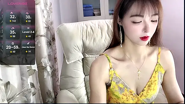 NINIbaby-99 online show from January 6, 2025, 8:28 pm