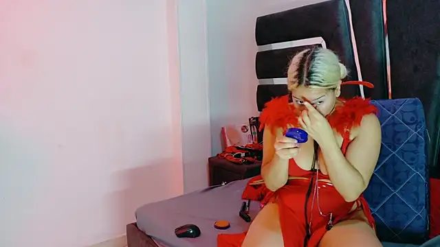 Snapshot of AliceandMax chatting on February 20, 2026, 1:22 pm AliceandMax online show from February 20, 2026, 1:22 pm