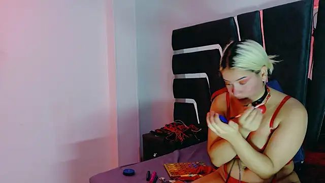 Snapshot of AliceandMax chatting on March 3, 2026, 1:39 pm AliceandMax online show from March 3, 2026, 1:39 pm