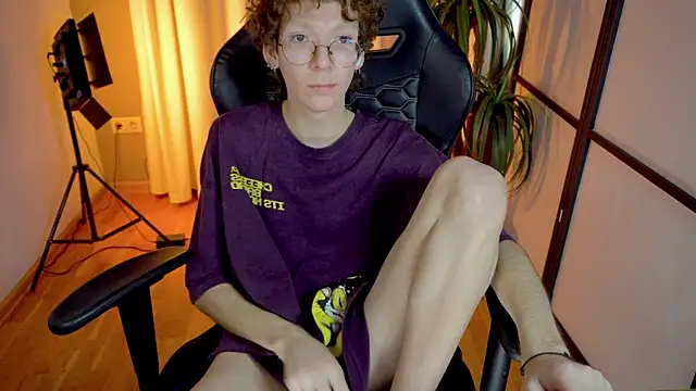 Snapshot of TommieH chatting on February 14, 2025, 11:42 am TommieH online show from February 14, 2025, 11:42 am