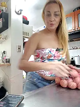 karen mature69 online show from April 25, 2026, 6:16 pm