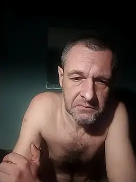 Snapshot of Andrzej-M chatting on April 17, 2026, 11:08 pm Andrzej-M online show from April 17, 2026, 11:08 pm