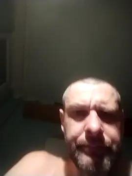Snapshot of Andrzej-M chatting on May 9, 2026, 9:20 pm Andrzej-M online show from May 9, 2026, 9:20 pm